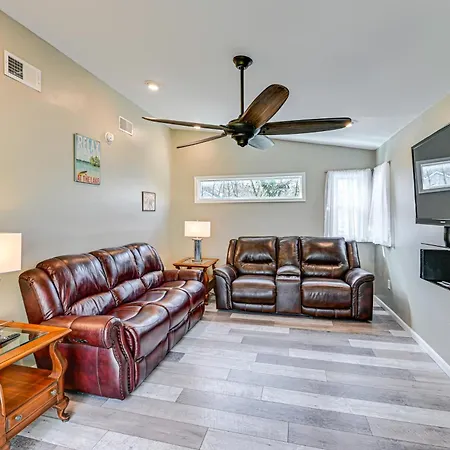 Pet-Friendly Honeoye Cottage Rental Walk To Lake!